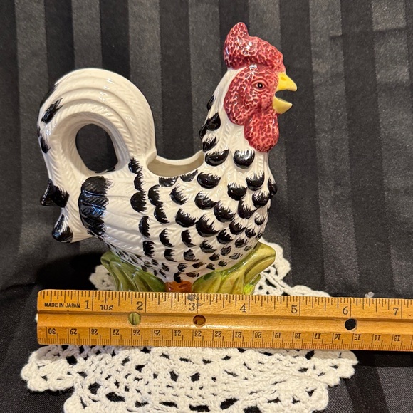 Realistic Looking Vintage Ceramic Rooster Creamer or Planter - Picture 9 of 16